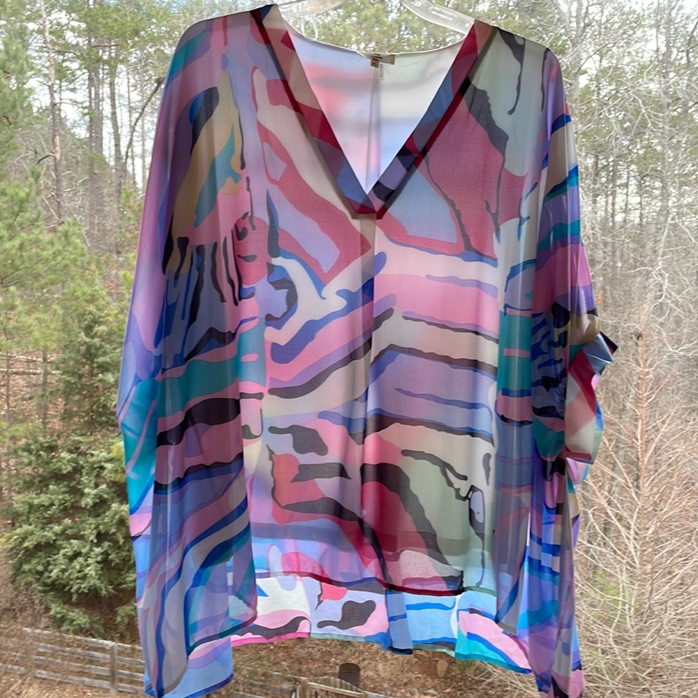 Boutique V neck blouse with lining
